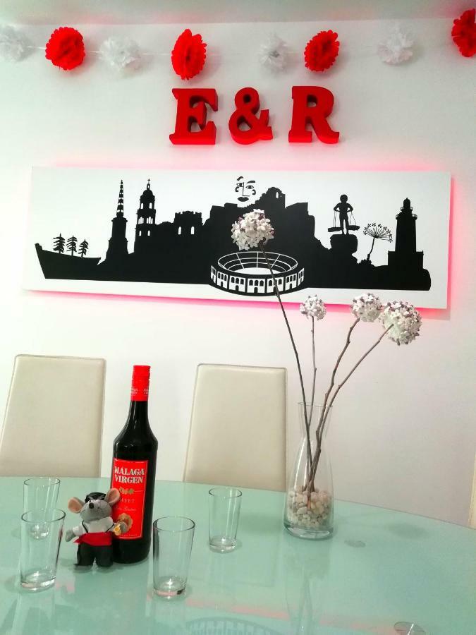 Apartamento E&R Malaga Centro- Parking Gratis מראה חיצוני תמונה
