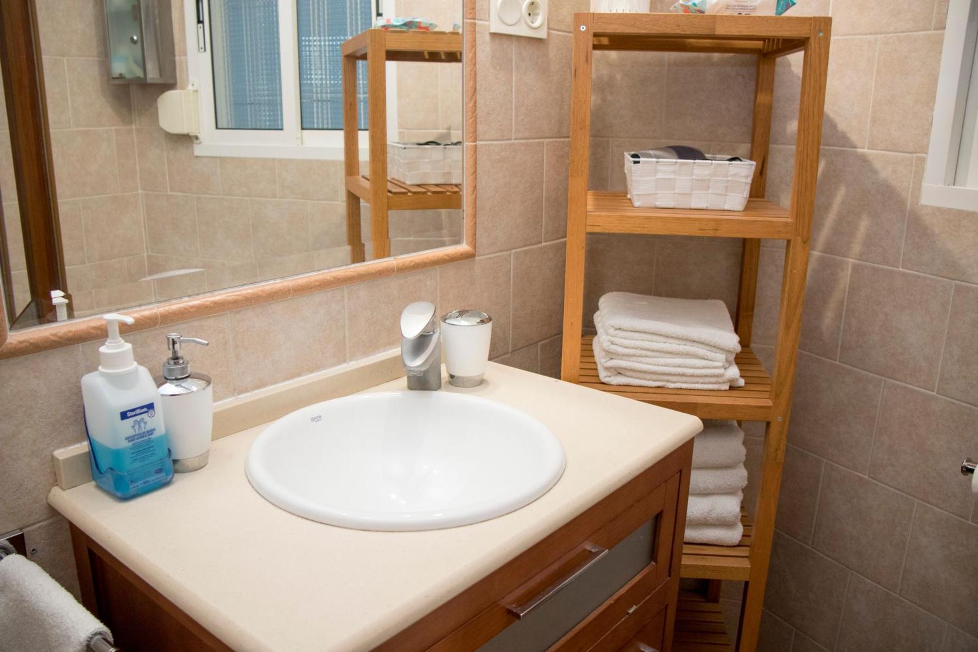 Apartamento E&R Malaga Centro- Parking Gratis מראה חיצוני תמונה